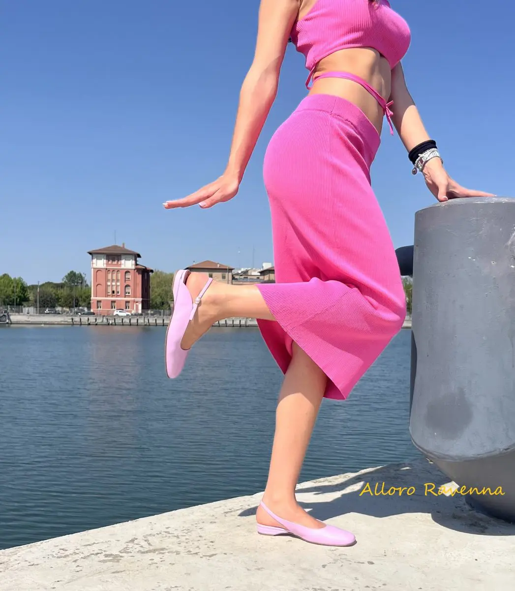 Chanel bassa rosa in vera pelle con scollo squadrato - immagine 6